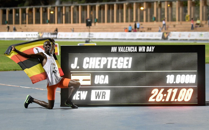 Joshua Cheptegei 10&#8239;000 méteren állított fel új világcsúcsot Valenciában (Jose Jordan/AFP)