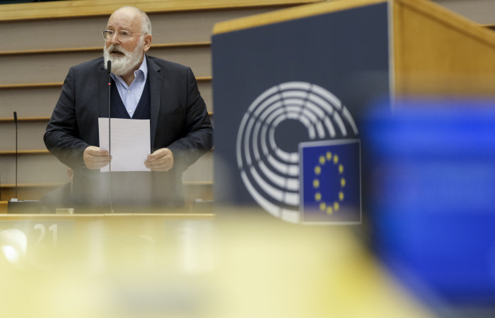 Az Európai Bizottság alelnöke, az európai zöld ügyekért felelős Frans Timmermans felszólal a plenáris ülés második napján az Európai Parlamentben 2020. október 6-án. Fotó: Olivier Hoslet / POOL / AFP
