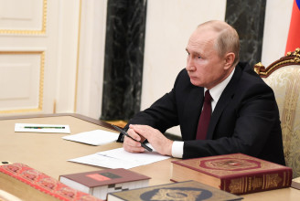 Vlagyimir Putyin a hivatalos eredményekre vár, hogy gratuláljon az amerikai választás győztesének