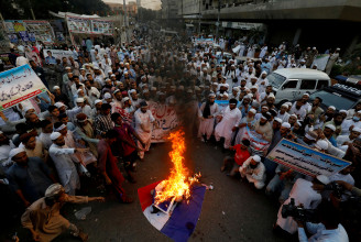 Iszlamista tüntetők miatt szakíthatja meg Pakisztán a diplomáciai kapcsolatait Franciaországgal