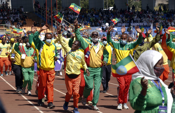 Felvonulók biztosítják támogatásukról az etióp kormányt a TPLF elleni harcában az Addisz-Abebai Abebe Bikila stadionban, 2020. november 17-én – Fotó: Minasse Wondimu Hailu / Anadolu Agency via AFP