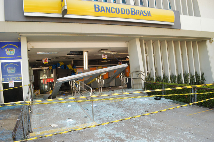 A Cametában megtámadott bank a rablás másnapján – Fotó: Jurandir Viana / AFP