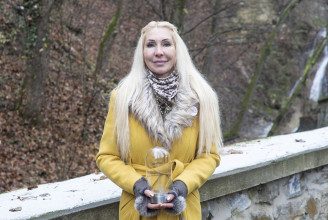 A párkapcsolati erőszak ellen kiálló Orosz Bernadett kapta a TASZ idei díját