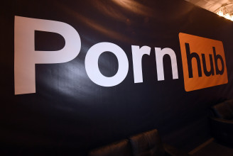 Több mint nyolcmillió videót töröltek le a Pornhubról