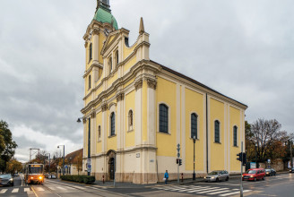 A Kolosy téri templom tornya azért van oldalt, hogy fel ne dőljön az épület