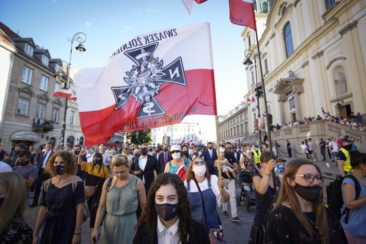 Ultranationalists demonstrate in Warsaw on August 15, 2020 in commemoration of the Battle of Warsaw and in opposition to liberal values ​​and non-binary people. Photo: Jaap Arriens / NurPhoto / NurPhoto / AFP