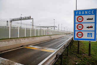 Franciaország éjféltől megnyitotta határait a Nagy-Britanniából negatív teszttel érkezők előtt