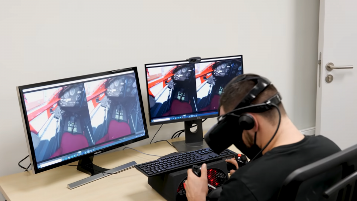 Jorg Neumann a VR verzió tesztelése közben – Fotó: Microsoft / YouTube