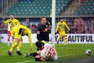 Gulácsiék kikaptak a Dortmundtól, így nem tudták megelőzni a pénteken botló Bayernt