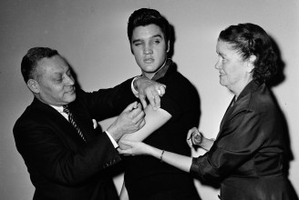 Amikor Elvis Presley mutatta meg Amerikának, hogy nincs semmi baj a vakcinával