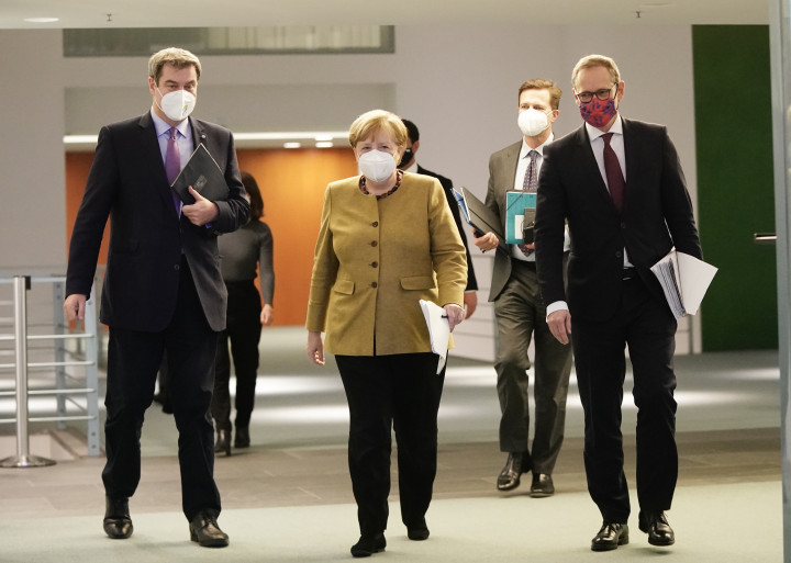 Markus Söder bajor miniszterelnök és Angela Merkel kancellár – Fotó: Michael Kappeler / dpa-POOL / dpa Picture-Alliance via AFP