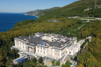 Putyin tagadja, hogy az övé lenne a fekete-tenger-parti palota