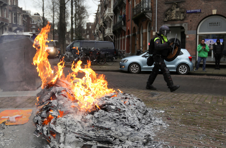 Amszterdam tüntetés után. Fotó: REUTERS / Eva Plevier