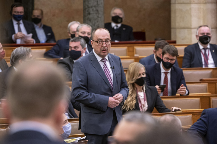 Németh Zsolt a Parlamentben – Fotó: Szigetváry Zsolt / MTI