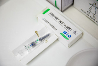 Kübekháza polgármestere azt írta a háziorvosnak, hogy csak annak adjon be kínai vakcinát, aki ezt írásban kéri