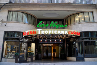 Több kaszinós állítja: koronavírusos lett, majd meghalt a Tropicana Casino biztonsági őre