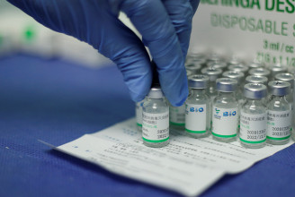 Az Egyesült Arab Emírségekben több esetben harmadik oltás is kell a Sinopharm-vakcinából