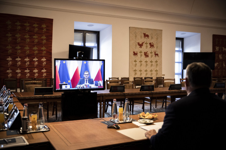 Orbán Viktor online tárgyal Mateusz Morawiecki lengyel kormányfővel a csúcstalálkozó előtt 2021. február 25-én – Fotó: Fischer Zoltán / MTI