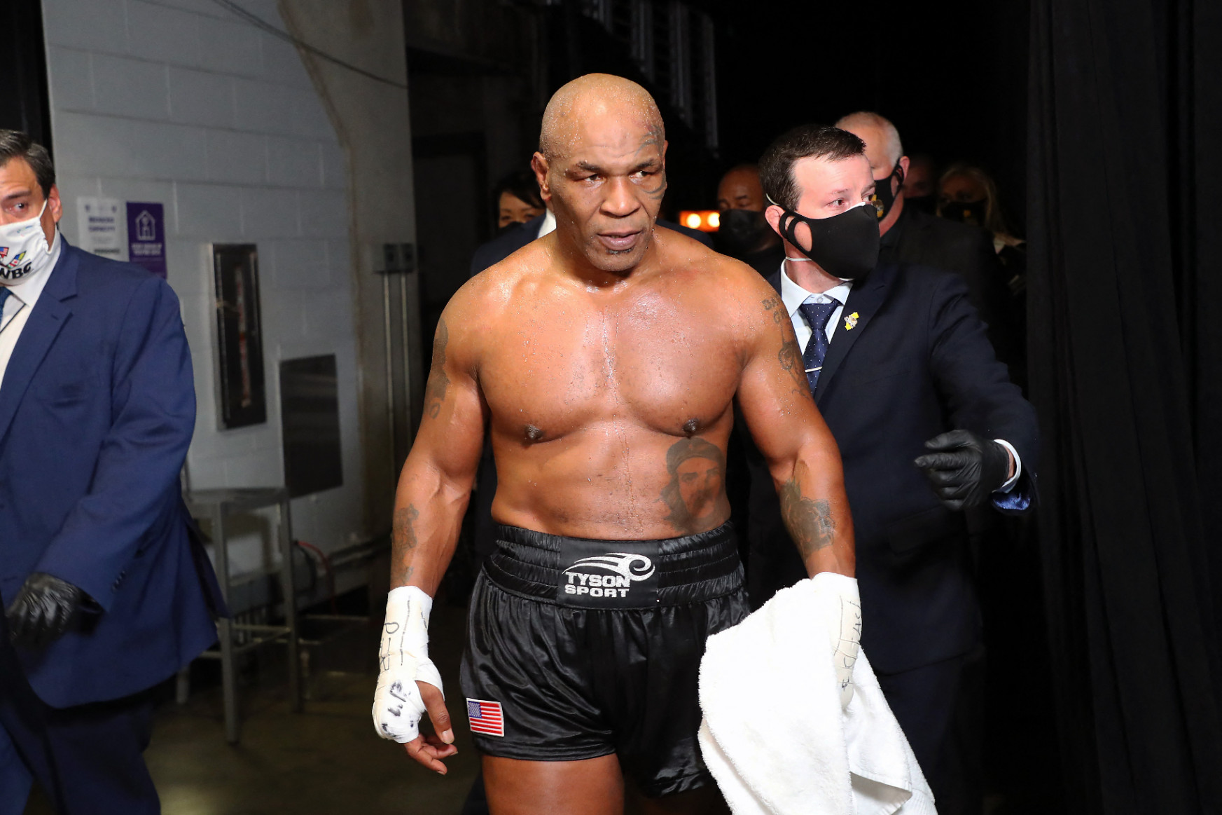 Holyfield 24 év után ismét összecsap az őt megharapó Mike Tysonnal