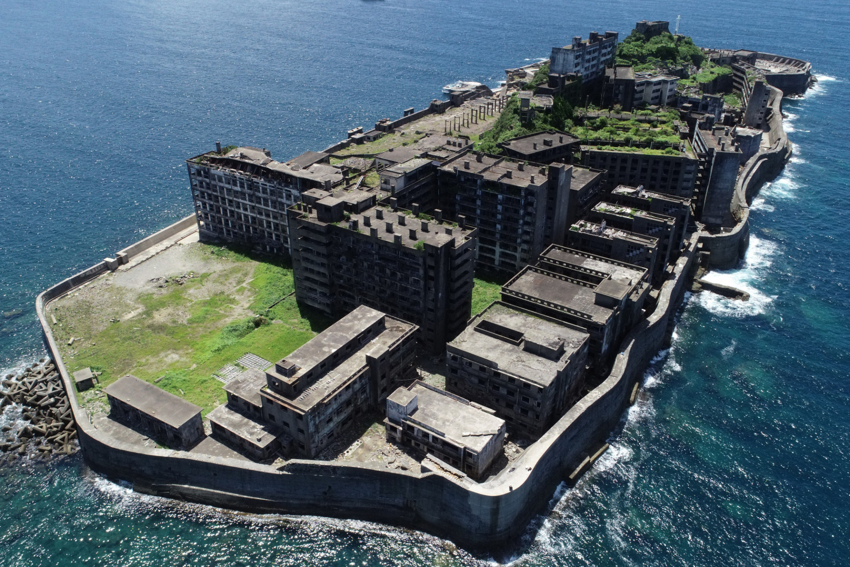 Japán szellem-szigetvárosa sötét múltat rejteget