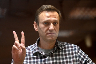 Egy sor ismert ember kéri Putyintól, tegye lehetővé, hogy Navalnij egészségügyi ellátásban részesülhessen