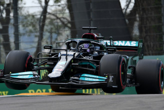 Hamilton fél hajszállal, de verte a Red Bullokat az időmérőn Imolában