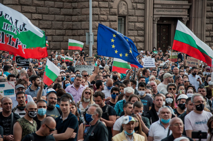 Korrupcióellenes tüntetés Szófiában 2020 júliusában – Fotó: Hristo Rusev / NurPhoto / Getty Images
