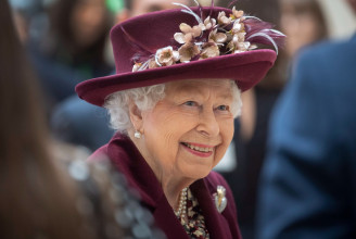 Születésnapján köszönte meg Erzsébet királynő a felé áradó szeretetet