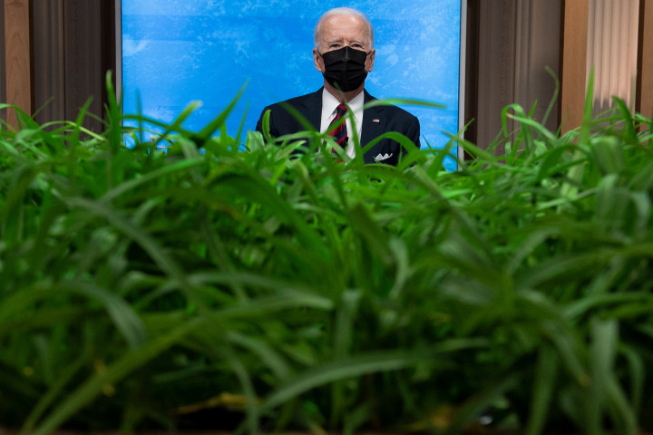 Joe Biden részt vesz a virtuális klímakonferencián 2021. április 22-én – Fotó: Brendan Smialowski / AFP