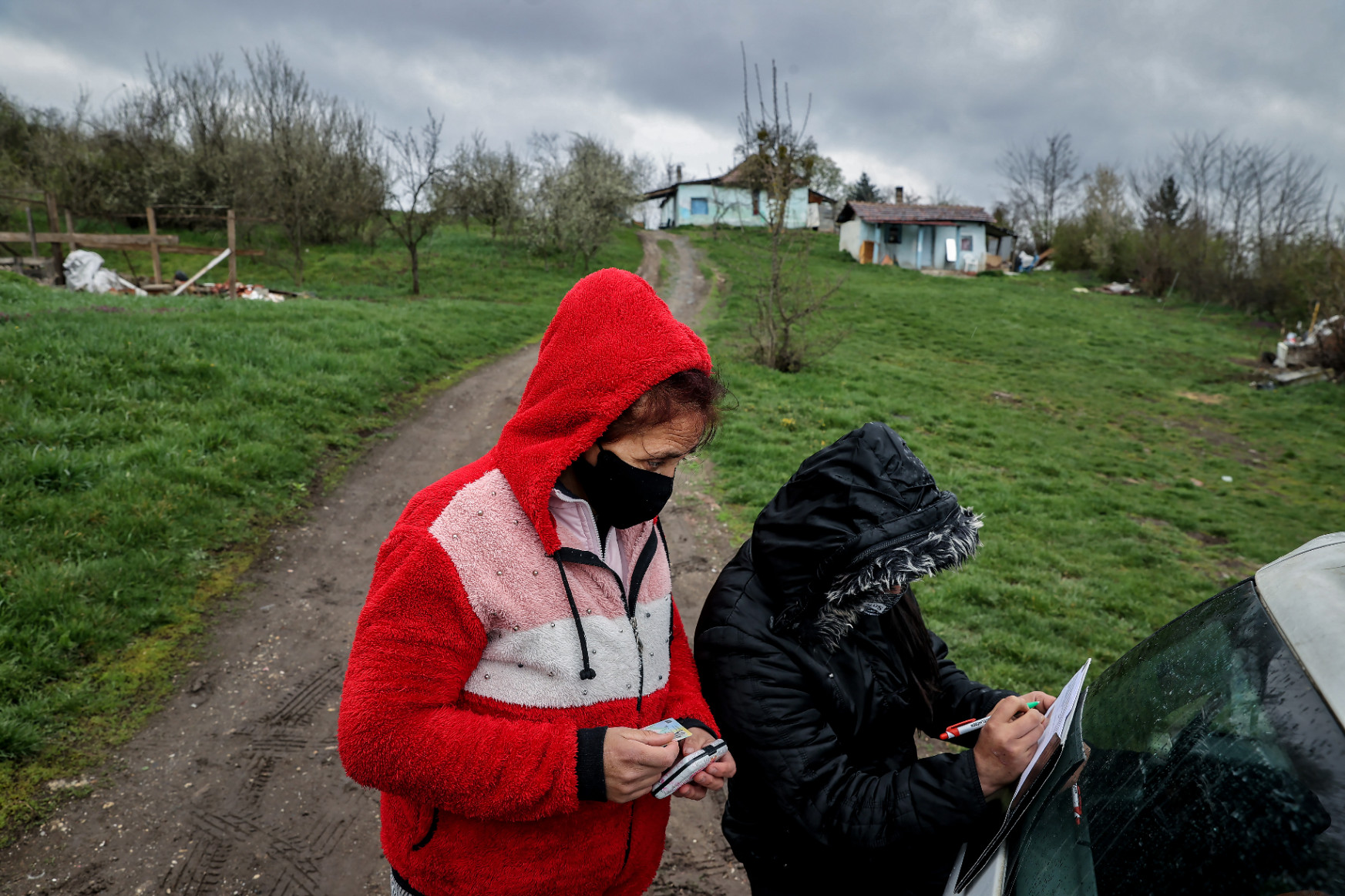 'From what I've heard, the Russkie stuff is stronger' – The vaccination campaign in Hungary's segregated communities