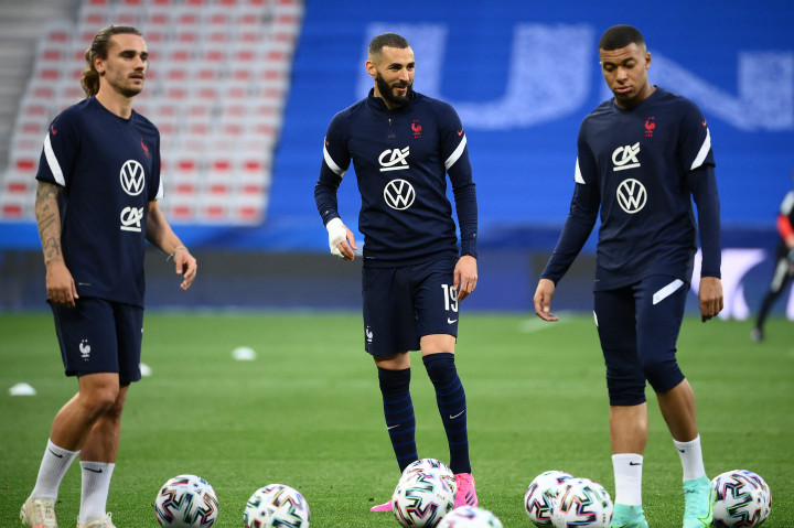Antoine Griezmann (b), Karim Benzema (k) és Kylian Mbappé (j) minden védősor rémálma lehet – Fotó: Franck Ffife / AFP