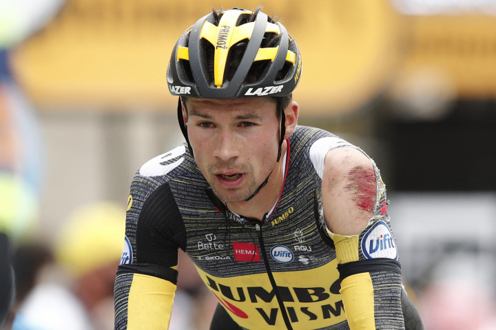 Primož Roglič közel másfél percet veszített bukás miatt a Tour de France 3. szakaszánFotó: Benoit Tessier/AFP