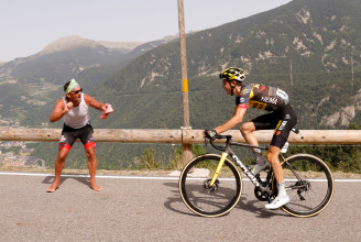 Tour: a verseny legmagasabb, 2408 méteres hegyén sem tudták leszakítani a sárga trikóst