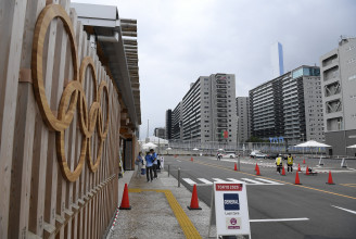 Már két koronavírusos sportolót találtak a tokiói olimpiai faluban