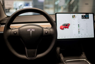Havi 60 ezer forint lesz az előfizetés a Tesla önvezető módjára