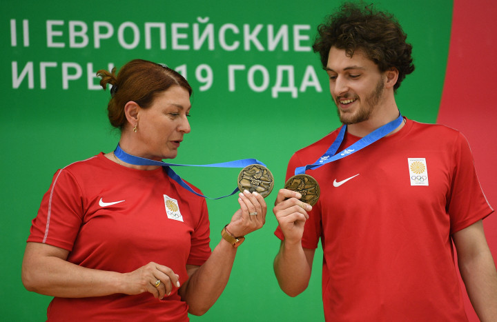 Nino Salukvadze és fia a 2019-es minszki Európa-játékokonFotó: Vladimir Astapkovich/AFP