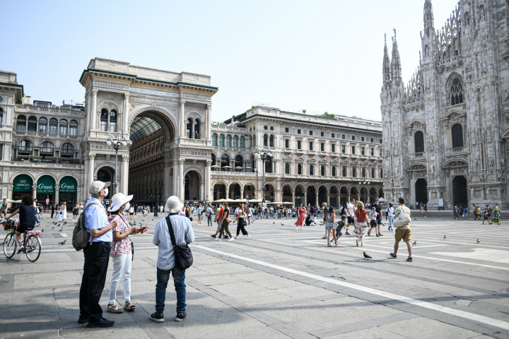 Turisták Milánóban 2021. július 24-én – Fotó: Piero Cruciatti / Anadolu Agency / Getty Images