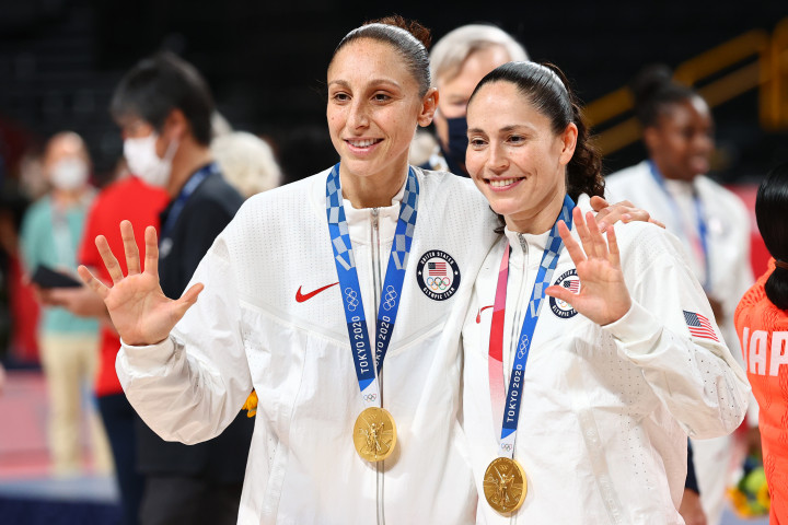 Diana Taurasi (b) és Sue Bird (J) az ötödik olimpiai aranyukat nyerték – Fotó: Sergio Perez / Reuters