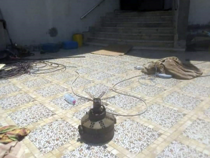 A Wagner csoport aknája Tripoli egyik lakónegyedében. Az amerikai hadsereg azzal vádolta a zsoldoscsoportot, hogy aknákat és más robbanószerkezeteket helyezett el Tripoliban és környékén, megsértve ezzel az ENSZ Líbiára vonatkozó fegyverembargóját. Fotó: Africom via AFP