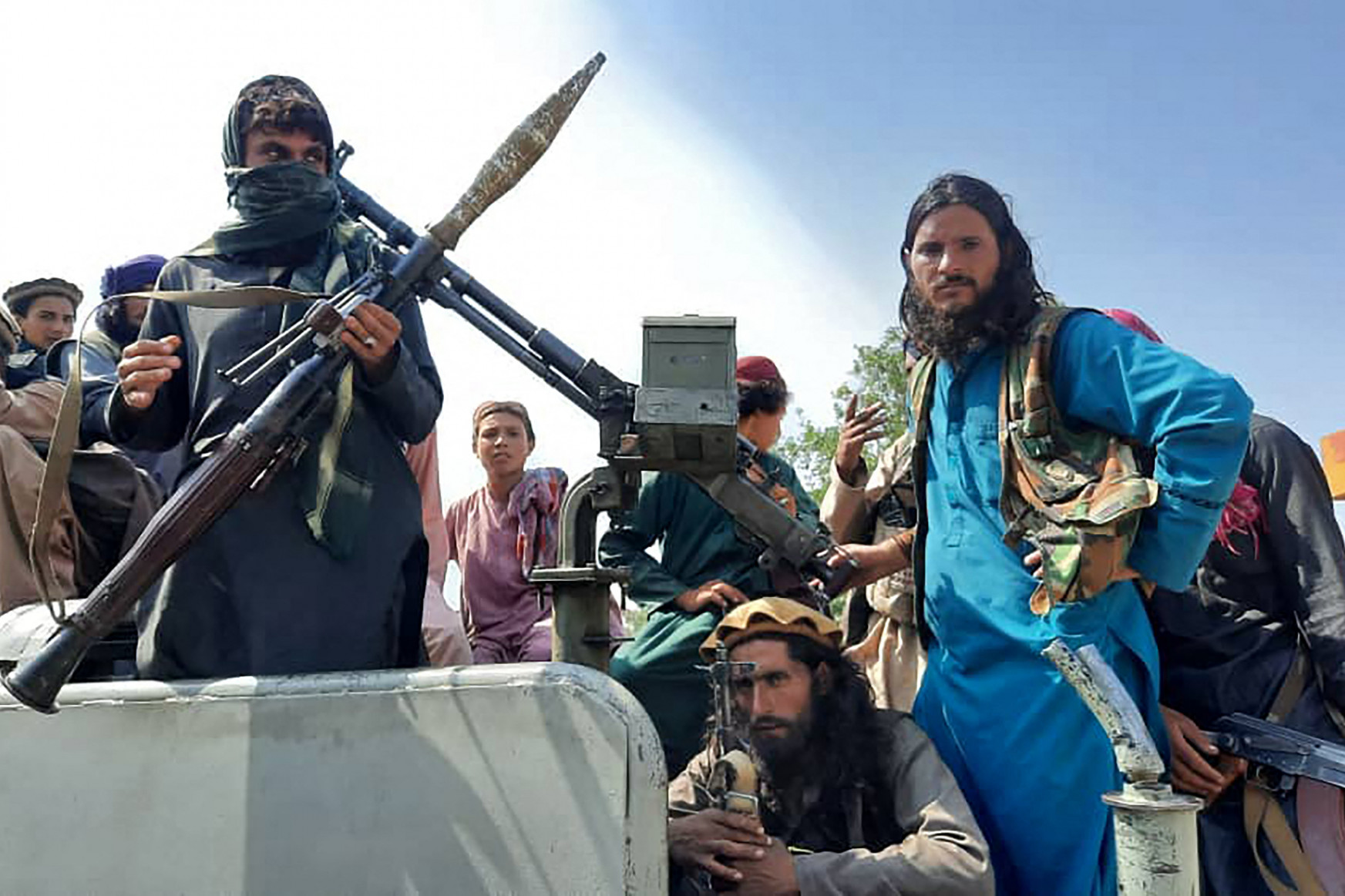 A tálibok elkezdtek betörni Kabulba, már csak légi úton lehet elmenekülni Afganisztánból