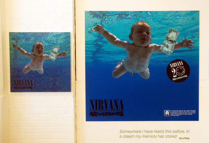 A borító egy kiállításon a Nevermind 20. évfordulóján, 2011-ben – Fotó: Samir Hussein/Getty Images
