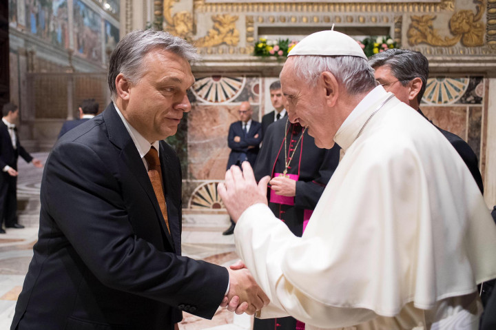 Orbán Viktor 2017-ben látogatóban Ferenc pápánál a Vatikánban – Fotó: Orbán Viktor / Facebook