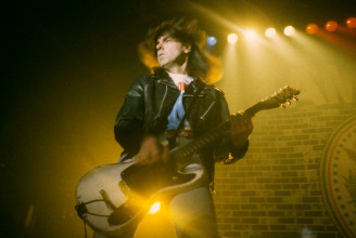 Majdnem 300 millió forintnyi dollárért árverezték el Johnny Ramone egyik gitárját