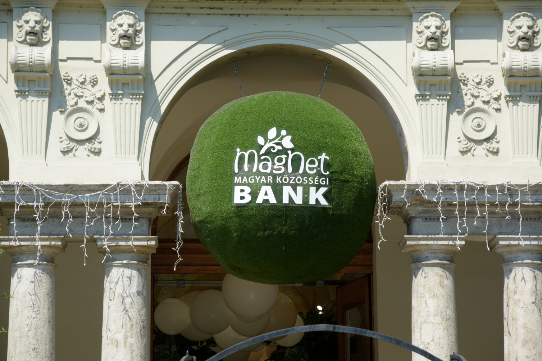 A méret a lényeg: a magyar MagNet Bank megveszi az osztrák Sopron Bankot
