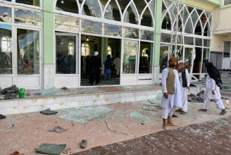 Ismét robbantottak egy afgán mecsetben, legalább 32-en meghaltak