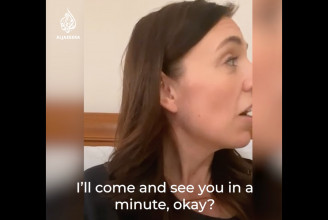 A Facebookon, élő videóban szakította meg Új-Zéland miniszterelnökét hároméves gyereke