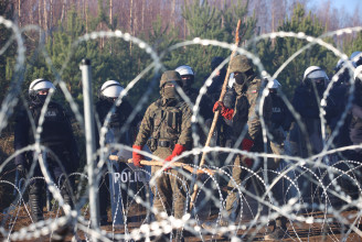 Uniós szankciók jönnek Belarusz ellen, 15 ezer katonát vezényeltek ki a lengyel határra