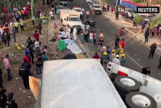 Több mint 50 ember meghalt, amikor felborult egy menekültekkel teli kamion Mexikóban