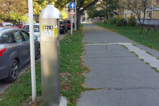 Pécsen megszűnik a hibrid autók ingyenes parkolása