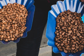 A világos pörkölésű kávéban több káros anyag lehet, mint a sötét pörkölésűben